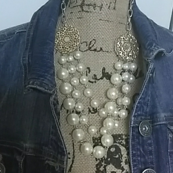 Pearl Necklace - Picture 1 of 2